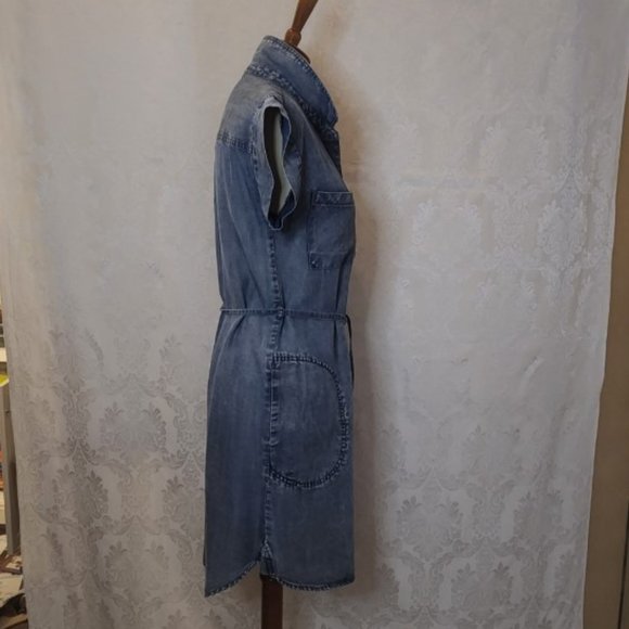 Velvet Heart Chambray Tencel Dress - Picture 3 of 16